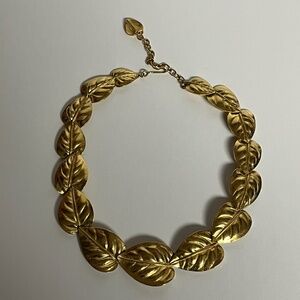 Vintage Trifari Gold Tone Etruscan Revival Leaf Necklace Choker Collar Signed